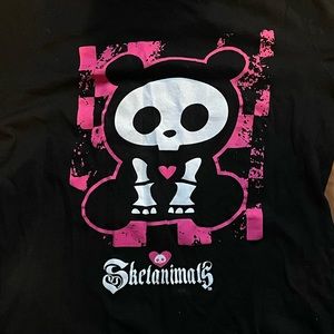 3/$20💙skeleanimals shirt